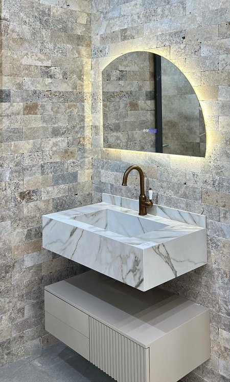 مغسلة بورسلان+مراة مضيئة+خزانة